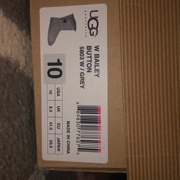 UGG Bailey Button (Grey) - Picture 5 of 5
